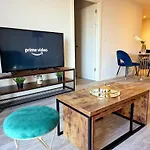 Westminster Park Luxury One Bed Apartment With Free Parking